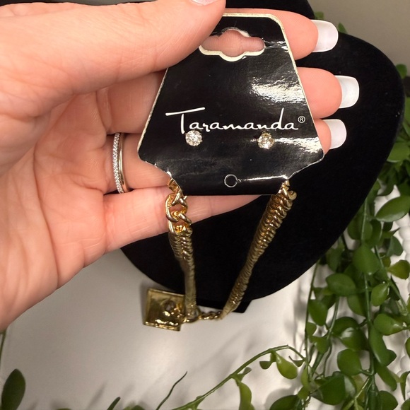 Taramanda Chain Necklace with Padlock Pendant and earrings - Picture 4 of 4